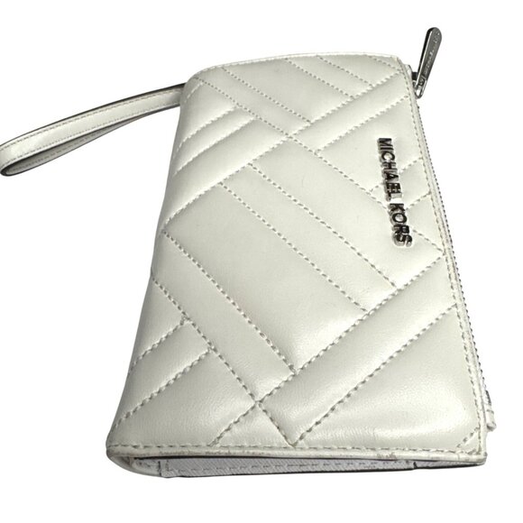 Michael Kors Quilted White Leather Wristlet Wallet - Picture 3 of 16
